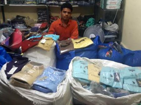 ಬ್ರಾಂಡೆಡ್ ಬಟ್ಟೆ ಕಳ್ಳರ ಬಂಧನ, 20 ಲಕ್ಷ ಮೌಲ್ಯದ ಮಾಲು ವಶ!