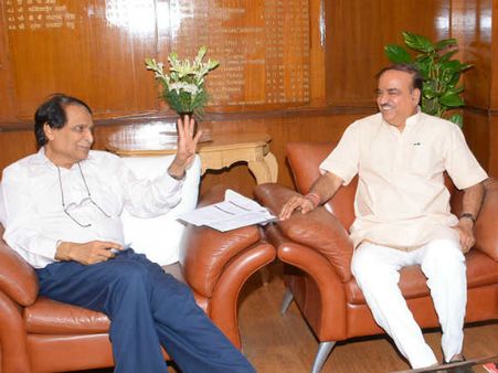 ಇನ್ನು ಮುಂದೆ ರೈಲ್ವೇ ನಿಲ್ದಾಣದಲ್ಲೂ ಜನೌಷಧಿ ಕೇಂದ್ರ -ಸುರೇಶ್ ಪ್ರಭು