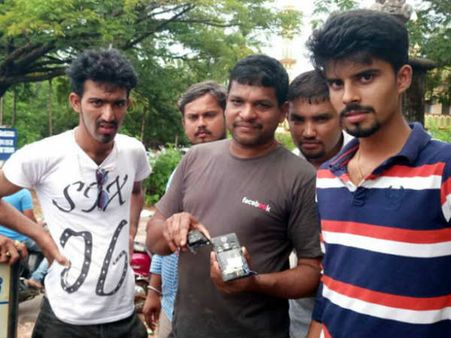 ಉಡುಪಿ: ಬೈಕಿನಲ್ಲಿ ಹೋಗುತ್ತಿದ್ದ ವೇಳೆ ಕಿಸೆಯಲ್ಲಿದ್ದ ಮೊಬೈಲ್ ಬ್ಲಾಸ್ಟ್