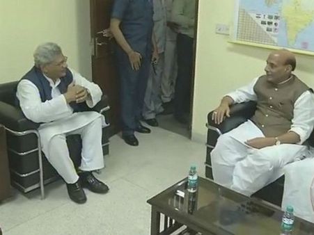 ಸೀತಾರಾಂ ಯಚೂರಿಯನ್ನು ಭೇಟಿ ಮಾಡಿದ ರಾಜನಾಥ್, ನಾಯ್ಡು