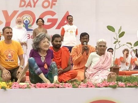 ಯೋಗದಿನದಂದು ಹಿರಿಯಜ್ಜಿಯರ ಯೋಗ ಕಂಡು ಬೆರಗಾದ ಬೆಂಗಳೂರಿಗರು