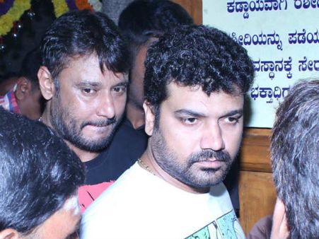 ಆಷಾಢ ಶುಕ್ರವಾರ ಚಾಮುಂಡೇಶ್ವರಿ ದರ್ಶಿಸಿದ ಸೃಜನ್, ದರ್ಶನ್