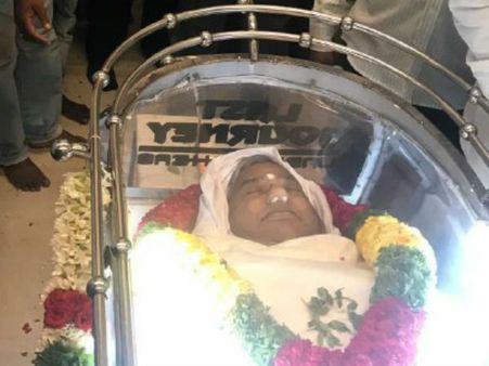 ರಜಪೂತ ಪದ್ಧತಿಯಂತೆ ಧರಂ ಸಿಂಗ್ ಗೆ ಅಗ್ನಿ ಸ್ಪರ್ಶ