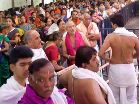 ಬಸವನಗುಡಿಯ ಉತ್ತರಾಧಿಮಠದಲ್ಲಿ ತಪ್ತ ಮುದ್ರಾಧಾರಣೆ