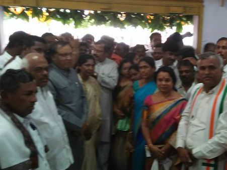 ಮಾಲೂರಿನಲ್ಲಿ ಇಂದಿರಾ ಕ್ಯಾಂಟೀನ್ ಉದ್ಘಾಟಿಸಿದ ಉಮಾಶ್ರೀ