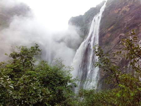 ಮಲೆನಾಡಿನಲ್ಲಿ ಈಗ ಮಳೆಯೋಗ, ಧುಮ್ಮಿಕ್ಕುತ್ತಿದೆ ಜೋಗ