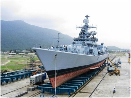 ಕದಂಬ ನೌಕಾ ನೆಲೆ ಮೇಲೆ ದಾಳಿ, ಇಬ್ಬರು ಅಧಿಕಾರಿಗಳು ಸಿಬಿಐ ವಶಕ್ಕೆ