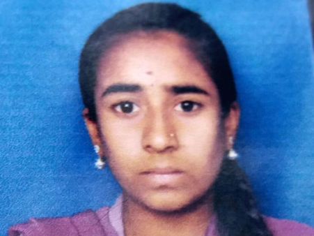 ಮಂಡ್ಯ: ಆಟೋ ಮಗುಚಿ ಬಿದ್ದು ವಿದ್ಯಾರ್ಥಿನಿ ಸಾವು