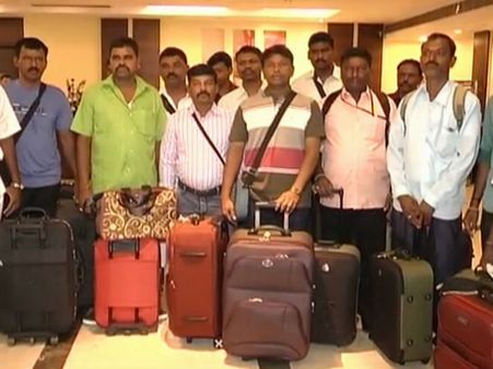 ಸಿಂಗಪುರಕ್ಕೆ ಹೊರಟ ಮೊದಲ ಪೌರ ಕಾರ್ಮಿಕ ತಂಡ