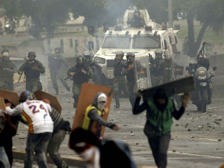 ವೆನಿಜುವೆಲಾದಲ್ಲಿ ಮತದಾನದ ವೇಳೆ ಹಿಂಸಾಚಾರಕ್ಕೆ 10 ಬಲಿ