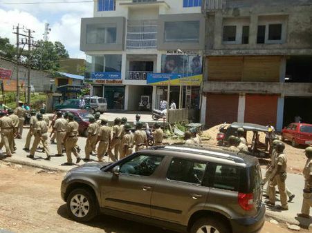 ಕಲ್ಲಡ್ಕ ಪ್ರಭಾಕರ್ ಭಟ್ ಭೇಟಿ ಹಿನ್ನಲೆ, ಮೂಡಿಗೆರೆಯಲ್ಲಿ ಬಿಗಿ ಭದ್ರತೆ