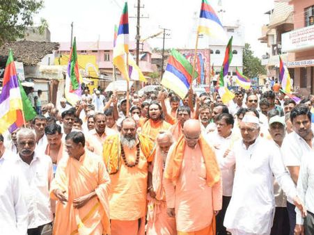 ಹುಬ್ಬಳ್ಳಿ: ಮಾತೆ ಮಹಾದೇವಿ ವಿರುದ್ಧ ಮುಂದುವರೆದ ಪ್ರತಿಭಟನೆ