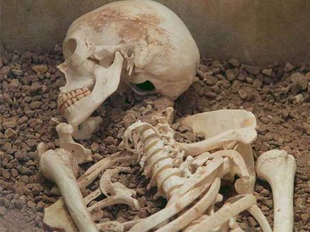 ಮಳೆಗಾಗಿ ಶವಗಳ ತಲೆಬುರುಡೆ ತೆಗೆದು ಸುಡ್ತಾರೆ ಕೂಡ್ಲಿಗೆಯ ಈ ಜನ!