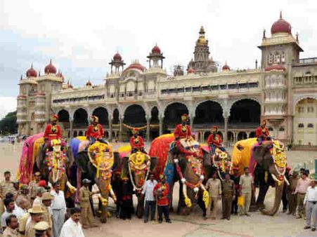 ದಸರಾ ಉತ್ಸವದಲ್ಲಿ ಪಾಲ್ಗೊಳ್ಳುವ ಆನೆ, ಮಾವುತರಿಗೆ 1 ಕೋಟಿ ವಿಮೆ