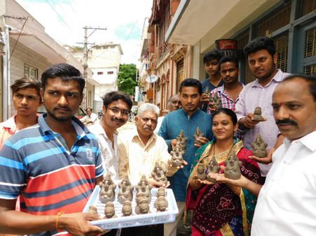 ಪರಿಸರ ಸ್ನೇಹಿ ಗಣೇಶನ ಪೂಜಿಸಿ: ಬೆಂಗಳೂರಿನ ಬೆಳಕು ಸಂಸ್ಥೆಯ ಮನವಿ