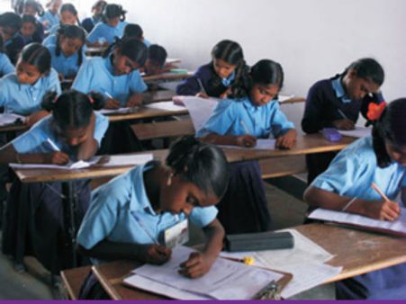 ಶಿಕ್ಷಕರಿಗೆ ಸಭ್ಯ ಉಡುಗೆ ತೊಡಲು ಹೇಳಿದ ಶಿಕ್ಷಣ ಇಲಾಖೆ