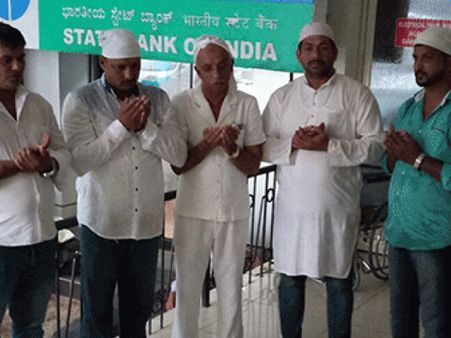 ಪೇಜಾವರ ಶ್ರೀಯವರ ಆರೋಗ್ಯಕ್ಕಾಗಿ ಮುಸ್ಲಿಮರಿಂದ ಪ್ರಾರ್ಥನೆ