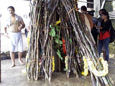 ಉಡುಪಿ ಮಠದಲ್ಲಿ ನಡೆಯಿತು ಕಟ್ಟಿಗೆ ಮುಹೂರ್ತ