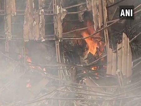 ಮುಂಬೈ: ಬಾಲಿವುಡ್ ದಂತಕತೆ ರಾಜ್ ಕಪೂರ್ ಸ್ಟುಡಿಯೋಸ್ ನಲ್ಲಿ ಬೆಂಕಿ ಅವಘಡ