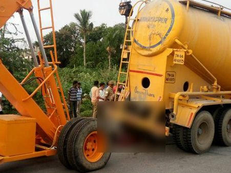ಚಂದಾಪುರ ಬಳಿ ಭೀಕರ ಅಪಘಾತ, ಬೈಕ್ ಸವಾರಿಬ್ಬರು ಸಾವು