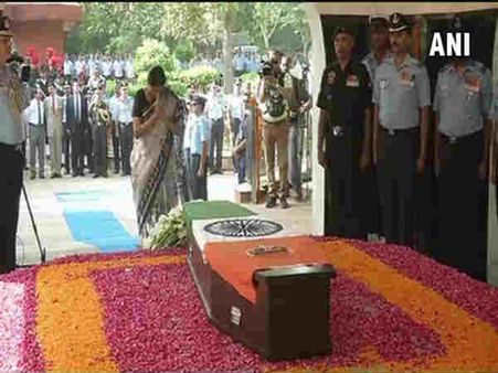 ಅಂತ್ಯ ಸಂಸ್ಕಾರ ಸ್ಥಳ ತಲುಪಿದ ಮಾರ್ಷಲ್ ಅರ್ಜಾನ್ ಸಿಂಗ್ ಪಾರ್ಥಿವ ಶರೀರ