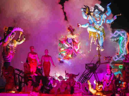 ವರ್ಣಮಯ ಮಡಿಕೇರಿ ದಸರಾಗೆ ವರುಣನ ಭಯ!