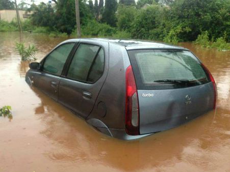 ಮಳೆಯ ರುದ್ರನರ್ತನಕ್ಕೆ ನಲುಗಿದ ಮೈಸೂರು, ನಾಲ್ವರಿಗೆ ಗಾಯ