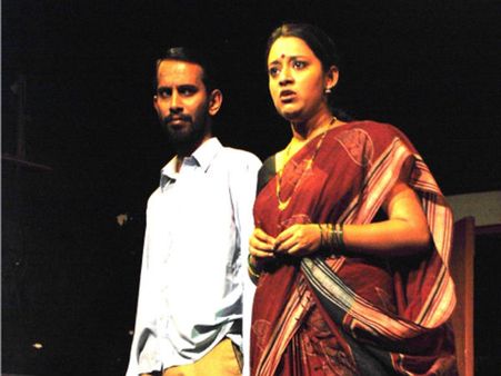 ಮೈಸೂರು ಕಲಾಮಂದಿರದಲ್ಲಿ 'ಮಧ್ಯರಾತ್ರಿಯ ತಿಗಣೆಗಳು'