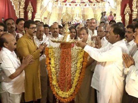 ಕುಡ್ಲದಲ್ಲಿ ನವದುರ್ಗೆಯರ ದರ್ಶನ ಪಡೆದ ಜಿ ಪರಮೇಶ್ವರ