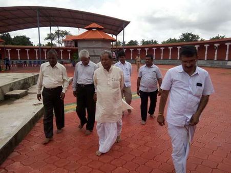 ಉಡುಪಿಯ ಬಾರ್ಕೂರು ಮಹಾಸಂಸ್ಥಾನದ ಮೊರೆ ಹೋದ ಮೇಟಿ