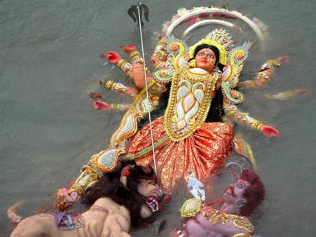 ಮೊಹರಂ ದಿನದಂದು ದುರ್ಗಾ ಮೂರ್ತಿ ವಿಸರ್ಜನೆ ಅವಕಾಶ ನೀಡಿದ ಕೋರ್ಟ್