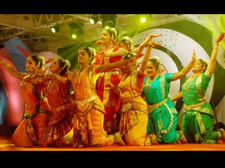 ಮೈಸೂರು ಯುವ ಸಂಭ್ರಮಕ್ಕೆ ನಿರೂಪಕರು ಬೇಕಾಗಿದ್ದಾರೆ!