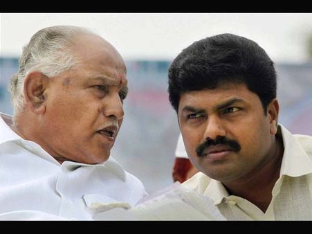 ಶಿಕಾರಿಪುರದಲ್ಲಿ ಭೂ ಹಗರಣ: ಬಿಎಸ್ವೈ ಹಾಗೂ ಪುತ್ರರ ವಿರುದ್ಧ ದೂರು