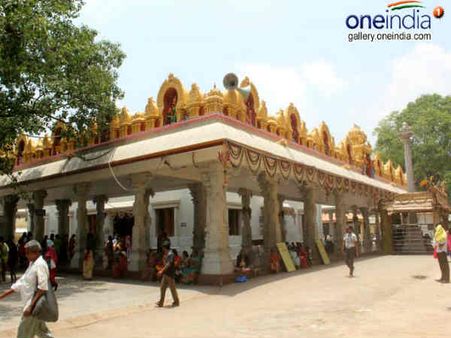 ಗರ್ಭಗುಡಿಯ ಮುಂದೆಯೇ ಕಿತ್ತಾಟ: ಏಕಾಂಗಿಯಾದಳು ತಾಯಿ ಬನಶಂಕರಮ್ಮ