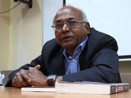 ಆರ್ಯ ವೈಶ್ಯರನ್ನು ಸ್ಮಗ್ಲರ್ ಗಳೆಂದ ದಲಿತ ಬರಹಗಾರನಿಗೆ ಗೃಹಬಂಧನ