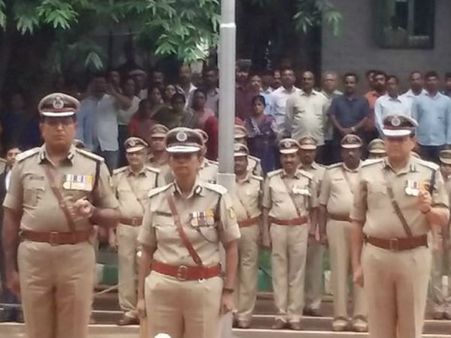 ರಾಜ್ಯದ ಮೊದಲ ಮಹಿಳಾ ಡಿಜಿಪಿಯಾಗಿ ನೀಲಮಣಿ ರಾಜು ಅಧಿಕಾರ ಸ್ವೀಕಾರ