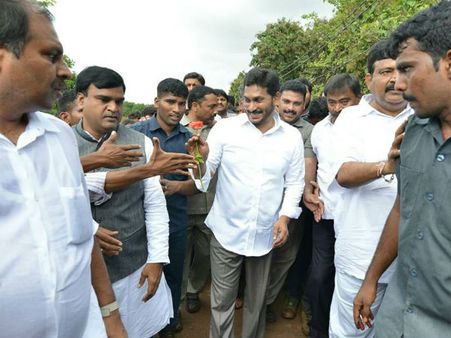 ಜಗನ್ ರೆಡ್ಡಿಯ ಸಂಕಲ್ಪ ಯಾತ್ರೆ ಆರಂಭ, ನಾಯ್ಡುಗೆ ನಡುಕ