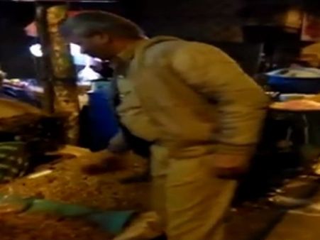 ಕಡ್ಲೆಕಾಯಿ ಪರಿಷೆಯಲ್ಲಿ ಕಡ್ಲೆಕಾಯಿ ಬೇಡಿ ಅಮಾನತುಗೊಂಡ ಪೊಲೀಸ್ ಪೇದೆ