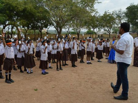 ಚಿತ್ರದುರ್ಗದಲ್ಲಿ ಇನ್ಫೋಸಿಸ್‌ನಿಂದ ಮಕ್ಕಳಿಗೆ ವಿಜ್ಞಾನ ಪರಿಕರ