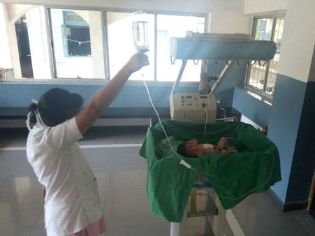 ಮುಷ್ಕರದ ನಡುವೆಯೂ ಚಿಕಿತ್ಸೆ ನೀಡಿ ಮಾನವೀಯತೆ ಮೆರೆದ ವೈದ್ಯ