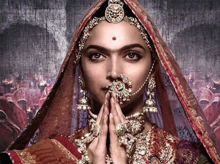 'ಪದ್ಮಾವತಿ'ಗೆ ಬೆಂಬಲವಾಗಿ 15 ನಿಮಿಷ ಚಿತ್ರೀಕರಣ ಸ್ಥಗಿತ