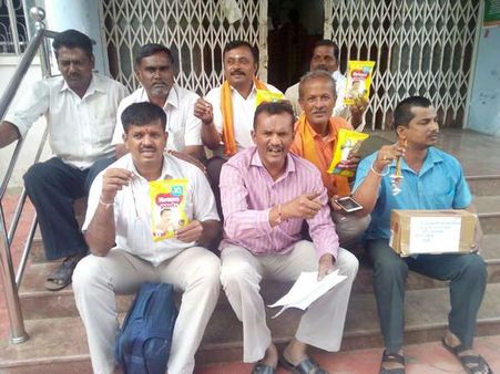 ಮಂಡ್ಯ: ದೆವ್ವಗಳ ಜತೆ ಮೋದಿ ಹೋಲಿಕೆ, ರಮ್ಯಾಗೆ ಪ್ಯಾಂಪರ್ಸ್ ಉಡುಗೊರೆ