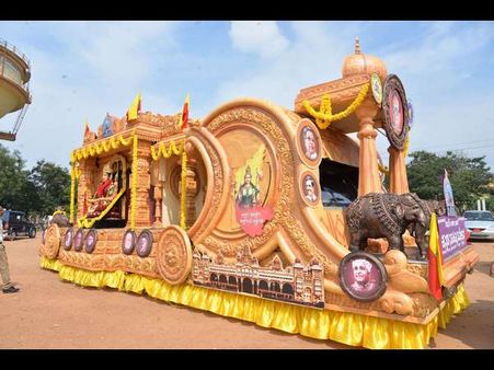 ಮೈಸೂರು: ಸಾಹಿತ್ಯ ಸಮ್ಮೇಳನಕ್ಕೆ ಸಜ್ಜಾದ ಕನ್ನಡ ತೇರು