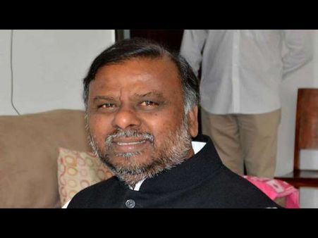 ವಿಧಾನಸೌಧದ ಎದುರು ಕನಕದಾಸರ ಪುತ್ಥಳಿ