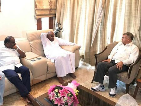 ಅಂಬೇಡ್ಕರ್ ಮೊಮ್ಮಗ- ಎಚ್ ಡಿಡಿ ಭೇಟಿ, ಬಿಜೆಪಿ ವಿರುದ್ಧ ವಾಗ್ದಾಳಿ