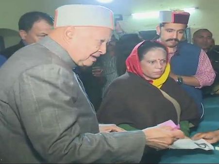 ಹಿಮಾಚಲ ಪ್ರದೇಶದಲ್ಲಿ ಶೇ. 74 ಮತದಾನ, ಬಿಜೆಪಿಗೆ ಲಾಭ ಸಾಧ್ಯತೆ