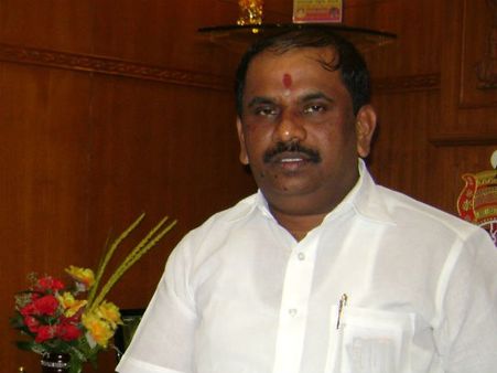 ಚುನಾವಣೆಗೂ ಮುನ್ನ ಮಹಿಷಿ ವರದಿ ಜಾರಿಗೆ ನಾರಾಯಣ ಗೌಡ ಆಗ್ರಹ