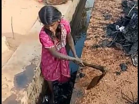 ಚಿಕ್ಕಬಳ್ಳಾಪುರದಲ್ಲಿ ತಾನೇ ಮೋರಿ ಸ್ವಚ್ಛಗೊಳಿಸಿದ ಬಾಲಕಿ