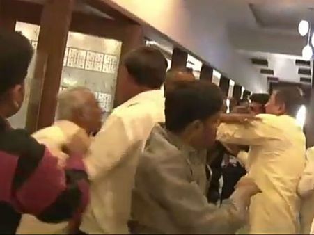 ತುಮಕೂರಿನಲ್ಲಿ ಬಿಜೆಪಿ ಮುಖಂಡನಿಂದ ವರದಿಗಾರನ ಮೇಲೆ ಹಲ್ಲೆ