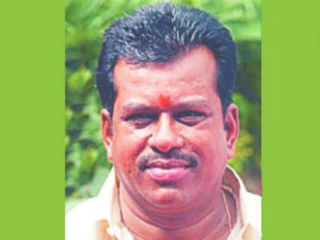 ಮಾಜಿ ಸಚಿವರ ಕಾರು ಡಿಕ್ಕಿ: ಬೈಕ್ ಸವಾರ ಗಂಭೀರ